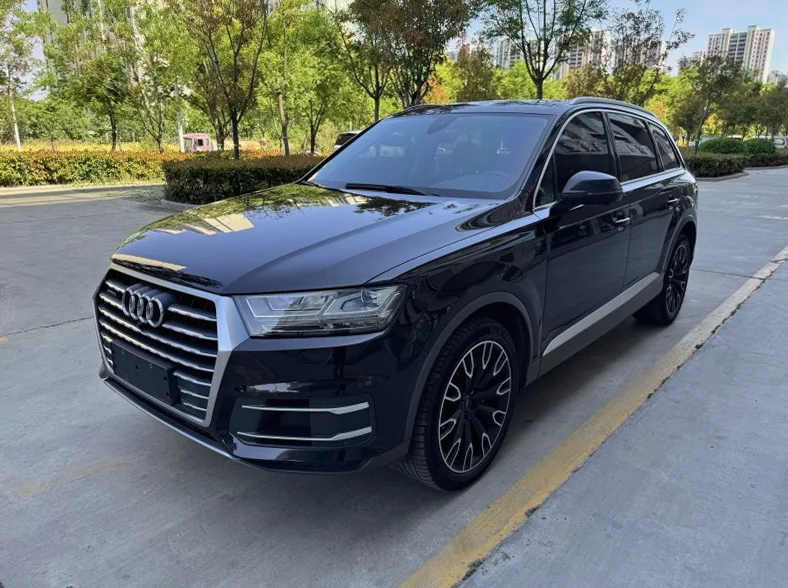 奥迪Q7 正面外观二