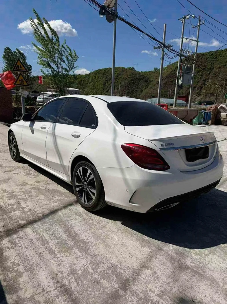 奔驰C 后面外观三