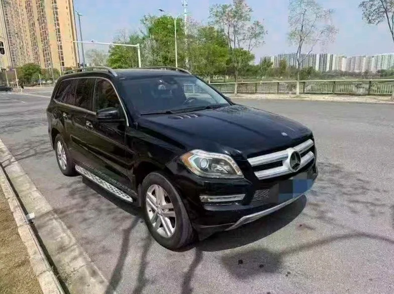 奔驰GL 正面外观二