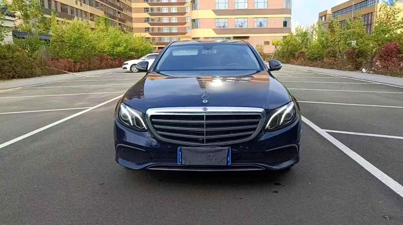 18年奔驰E300L 2.0T自动