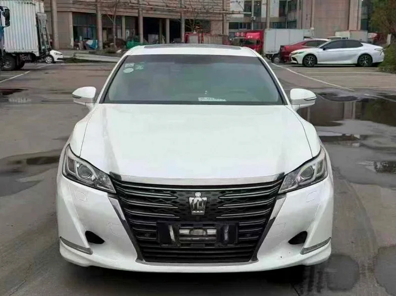 18年丰田皇冠2.0T