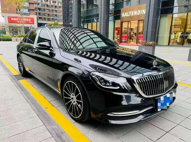 奔驰S 正面外观二