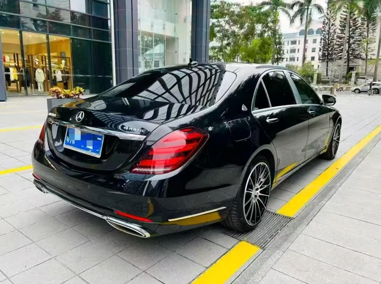 奔驰S 内饰前排