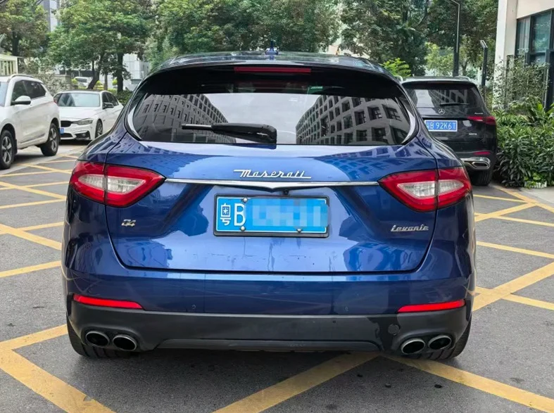 玛莎拉蒂Levante 驾驶室