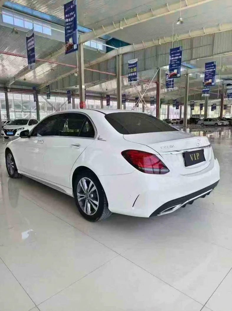 奔驰C 驾驶室