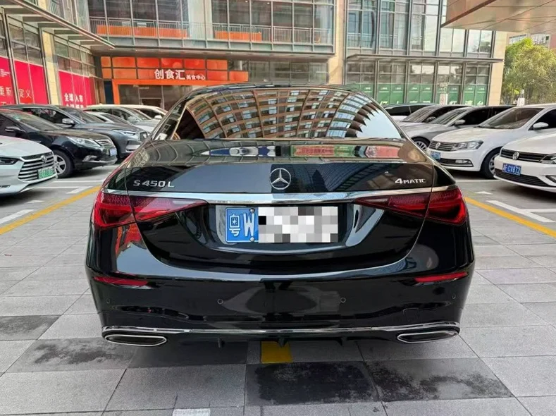 奔驰S 驾驶室