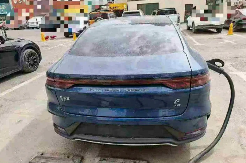 比亚迪汉 内饰前排