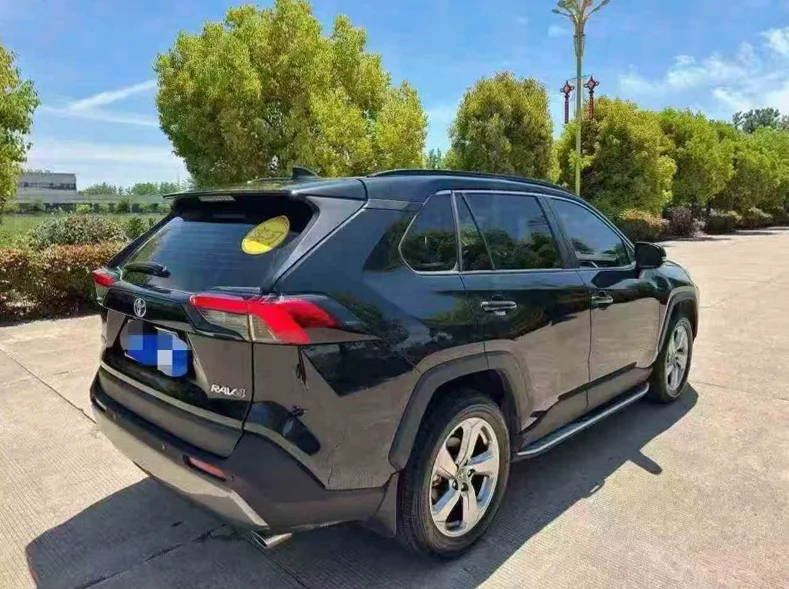 丰田RAV4荣放 内饰后排