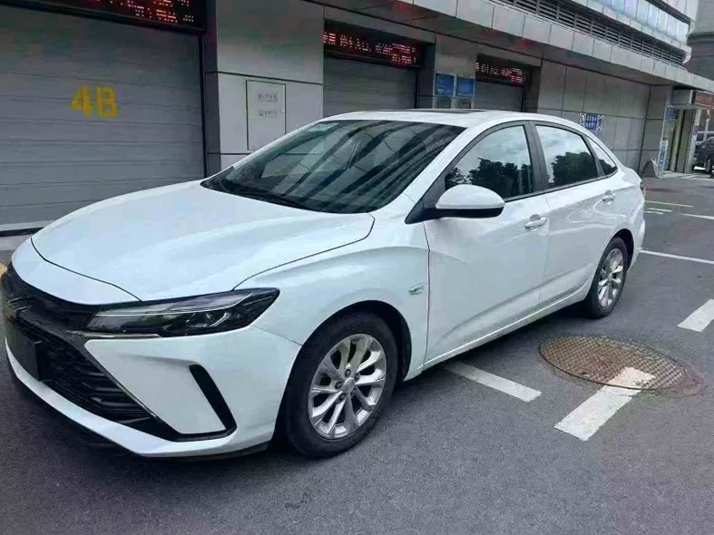 雪佛兰科鲁泽 正面外观三