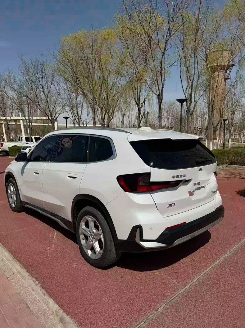 X1宝马 后面外观三