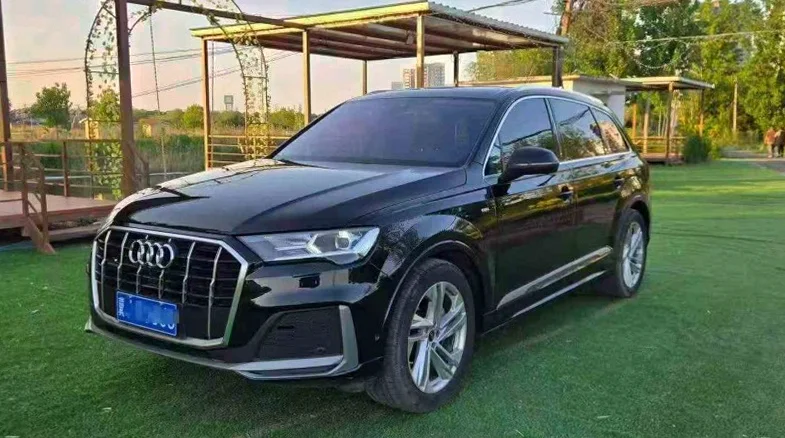 奥迪Q7 正面外观二