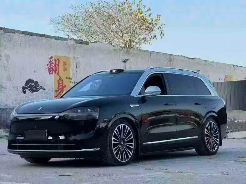 华为智选问界 正面外观三