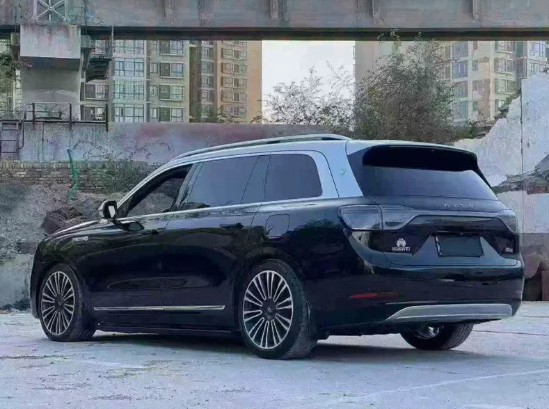 华为智选问界 驾驶室