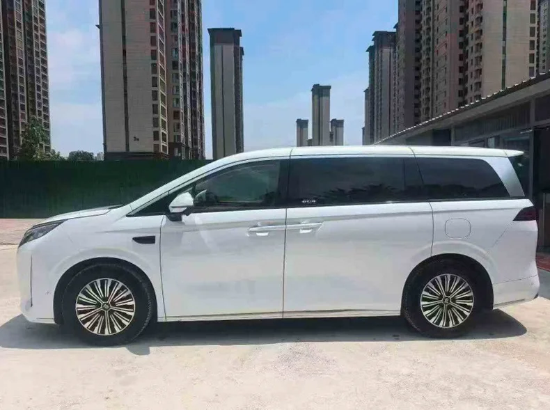 比亚迪夏 正面外观三