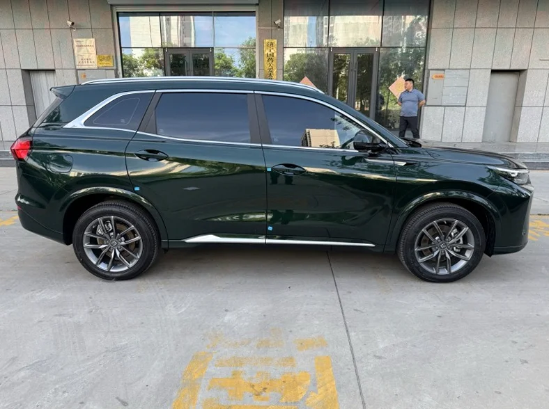 东风蓝电E5 后面外观一