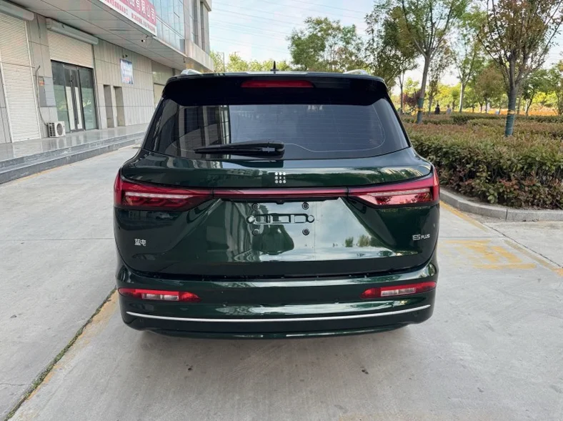 东风蓝电E5 后面外观二