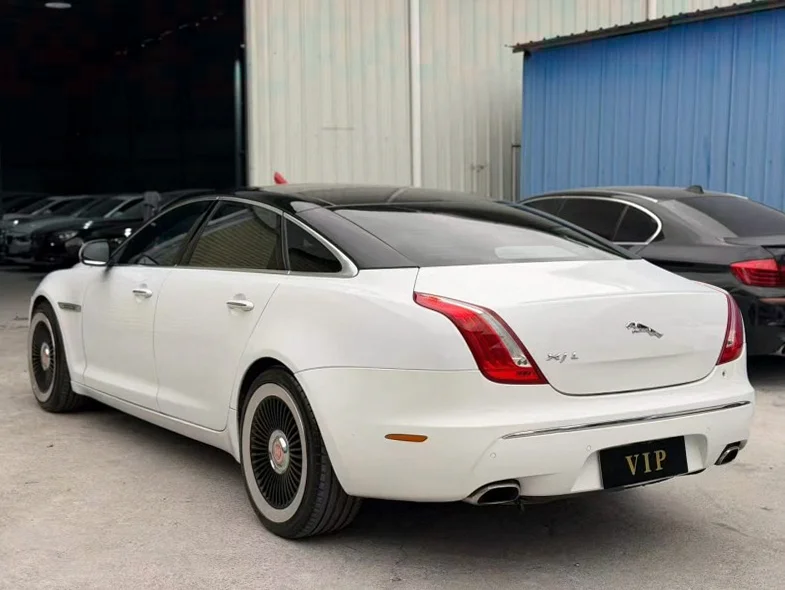 捷豹XJL 正面外观三