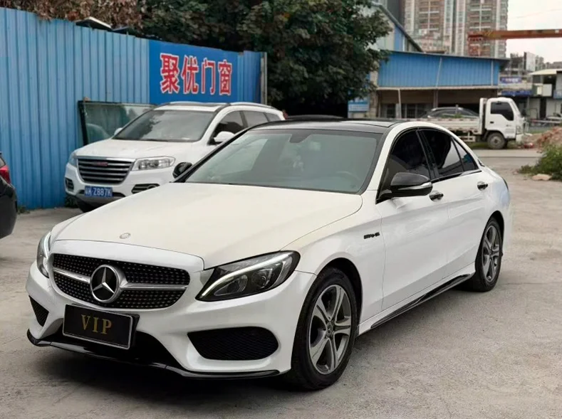 奔驰C 后面外观二