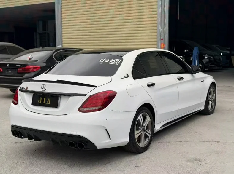 奔驰C 后面外观三