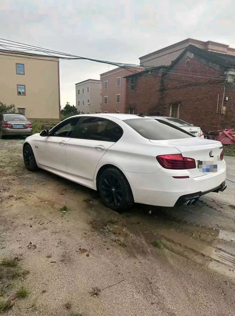 宝马5系 后面外观一