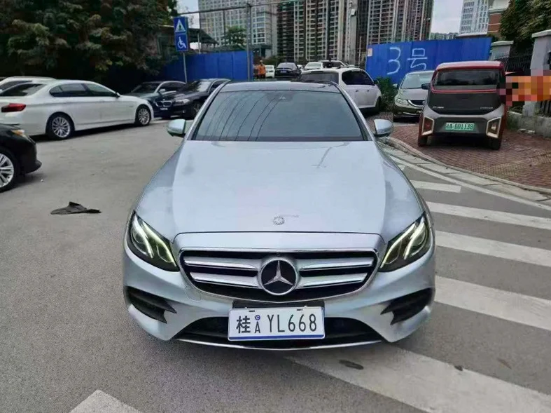 16年奔驰E300L运动时尚型