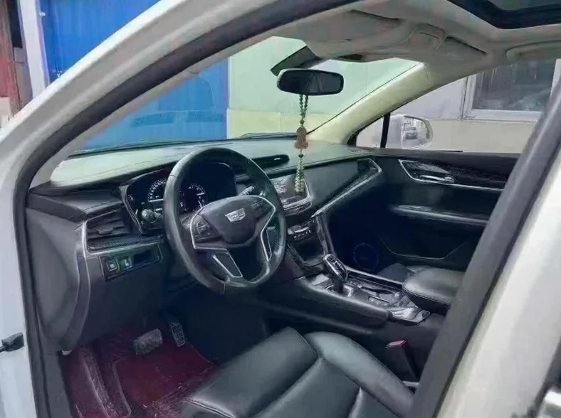 凯迪拉克XT5 后面外观一
