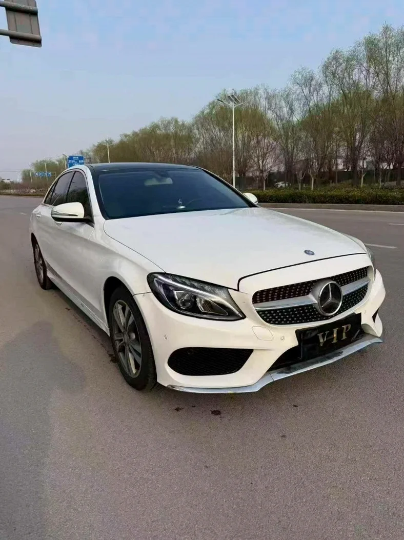 奔驰C 正面外观三
