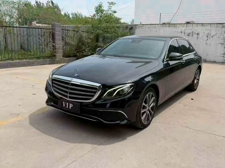 奔驰E 后面外观二