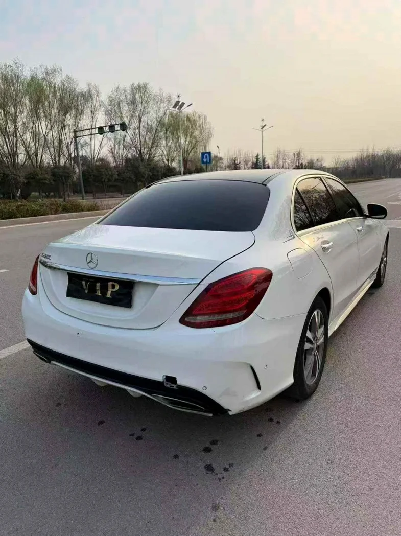 奔驰C 内饰前排