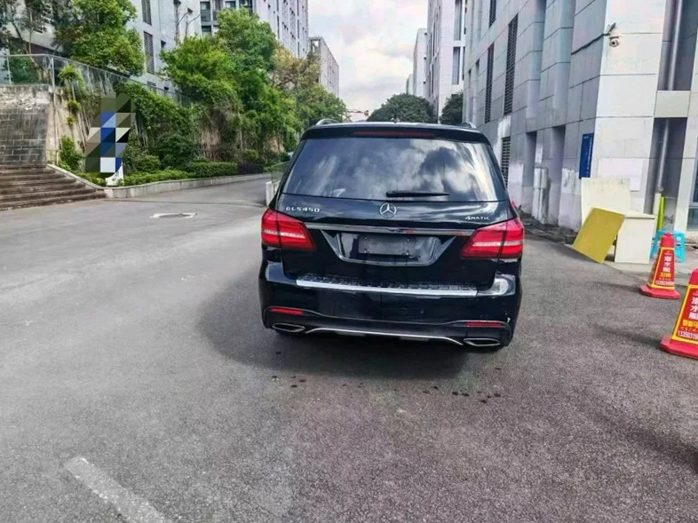 奔驰GLS 内饰后排