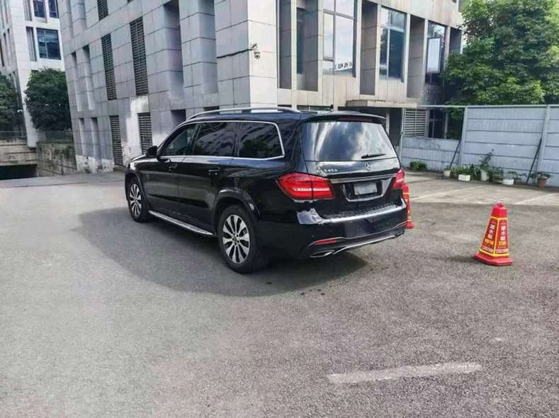 奔驰GLS 驾驶室