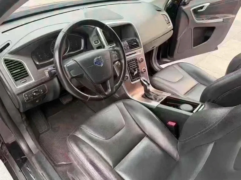沃尔沃XC60 后面外观一