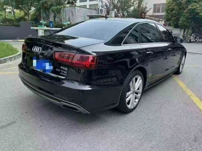 奥迪A6L 驾驶室