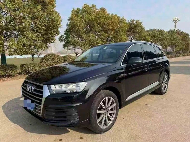 奥迪Q7 正面外观二