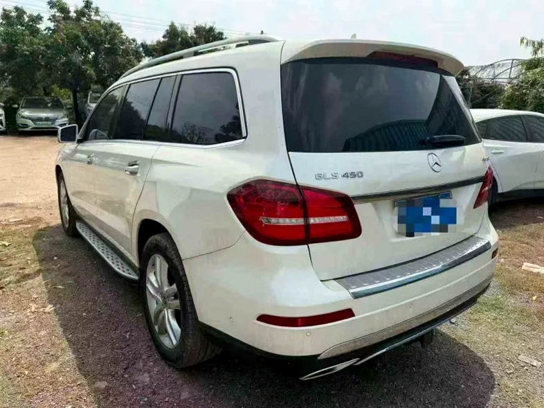 奔驰GLS 后面外观二