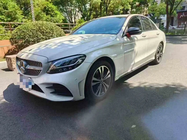 奔驰C 正面外观二
