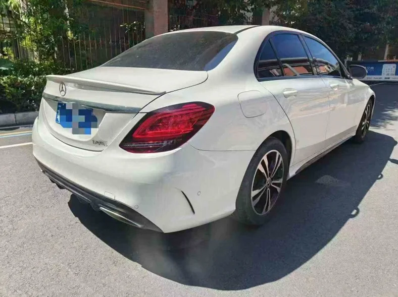 奔驰C 后面外观二