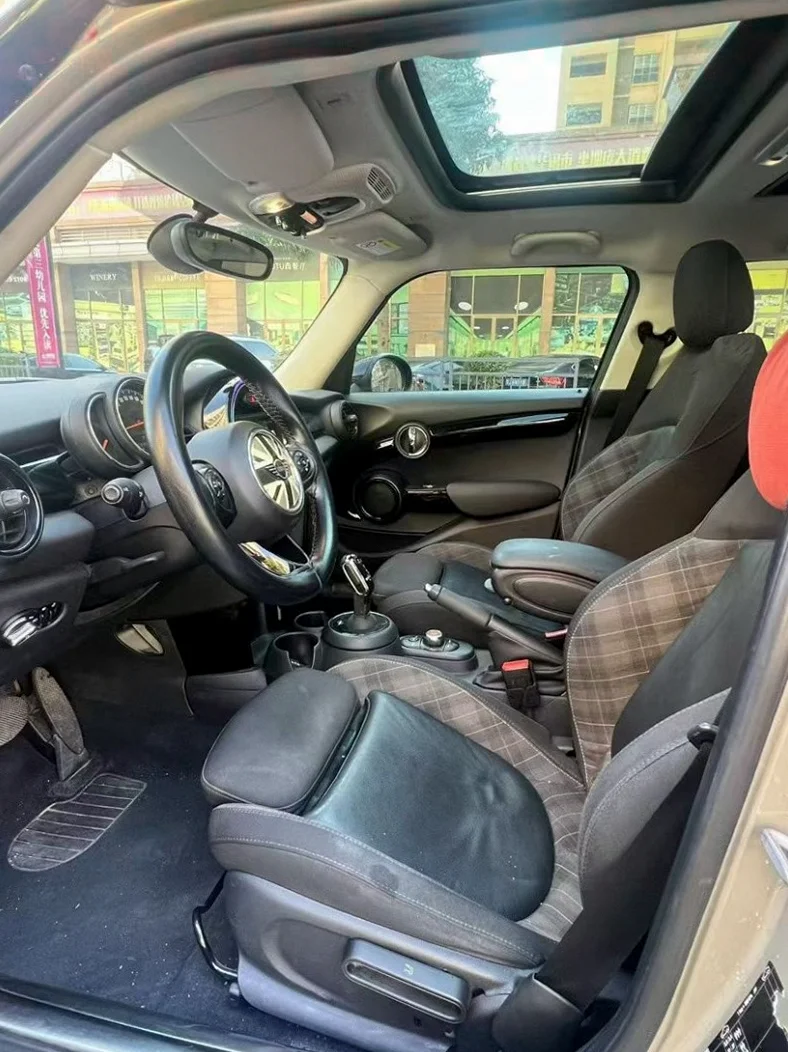 MINICooper 正面外观二