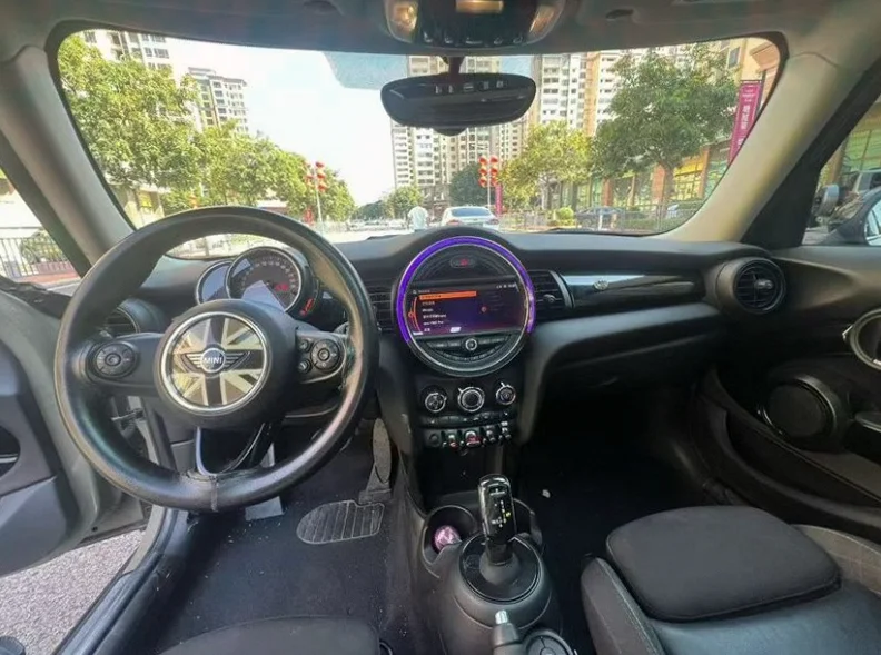 MINICooper 后面外观一