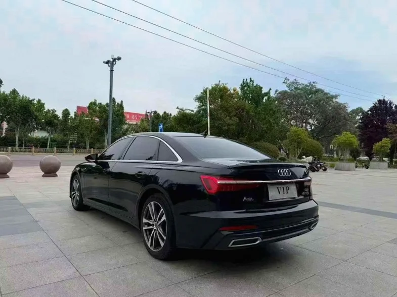 奥迪A6L 驾驶室