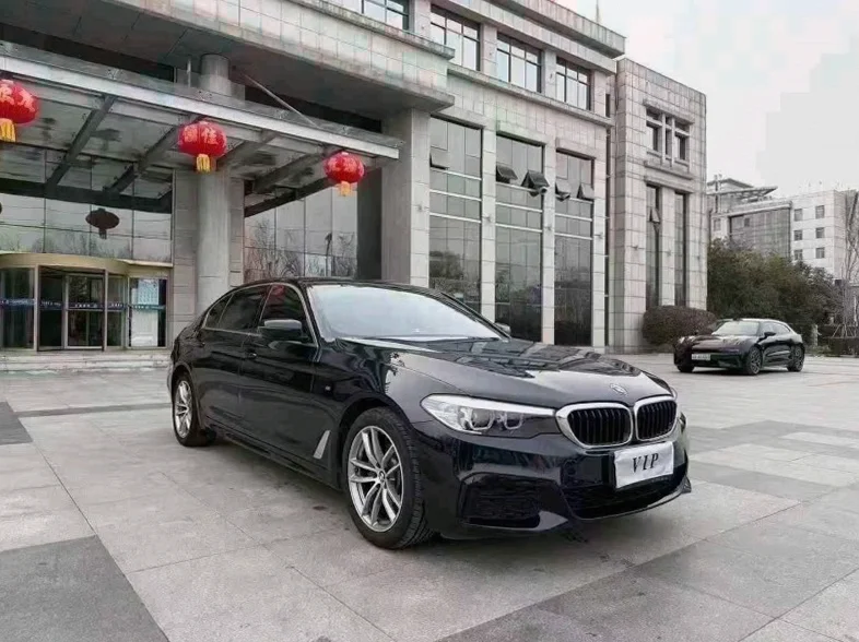 宝马5系 正面外观三