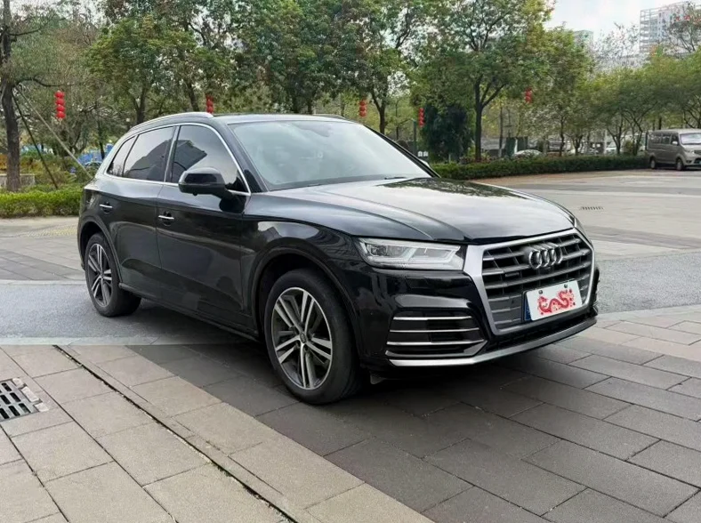 奥迪Q5 正面外观二