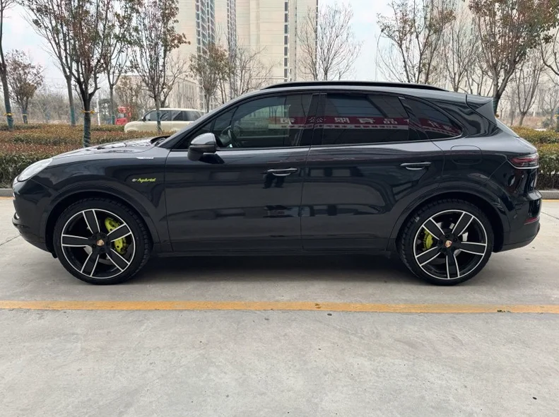 保时捷卡宴 后面外观三