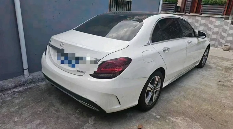 奔驰C 正面外观二
