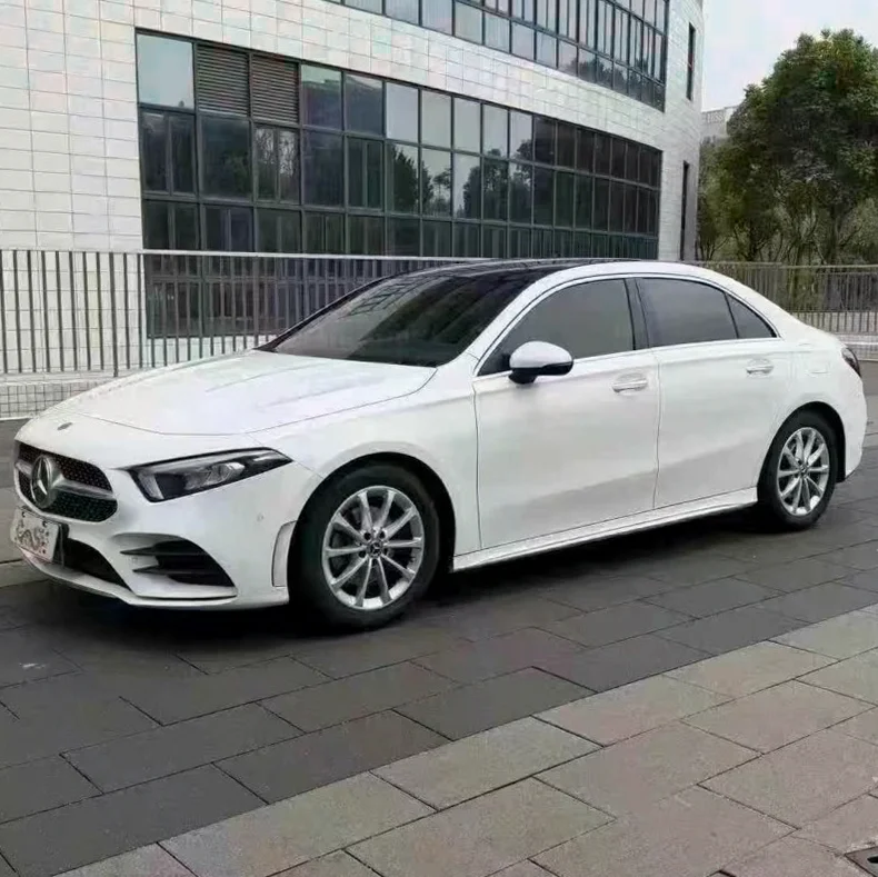奔驰A 正面外观三