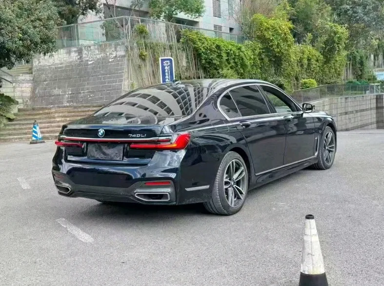 宝马7系 内饰前排