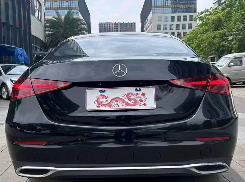 奔驰C 驾驶室