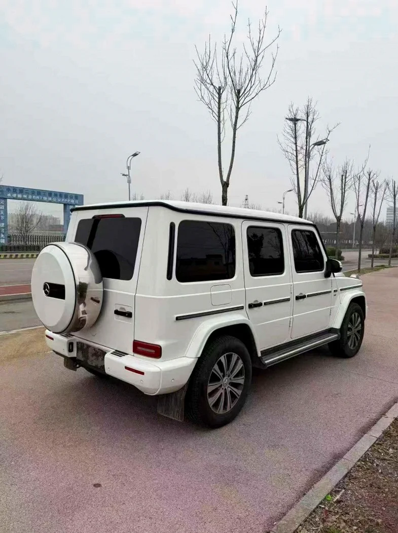 奔驰G 内饰前排