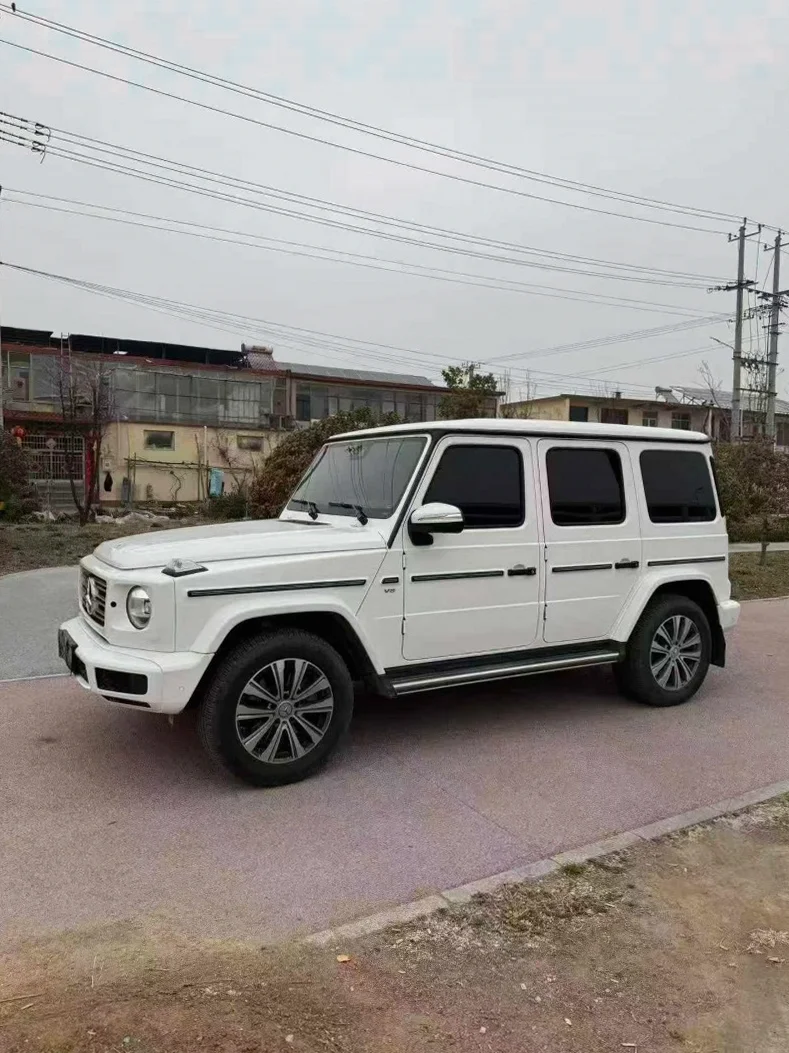 奔驰G 正面外观三