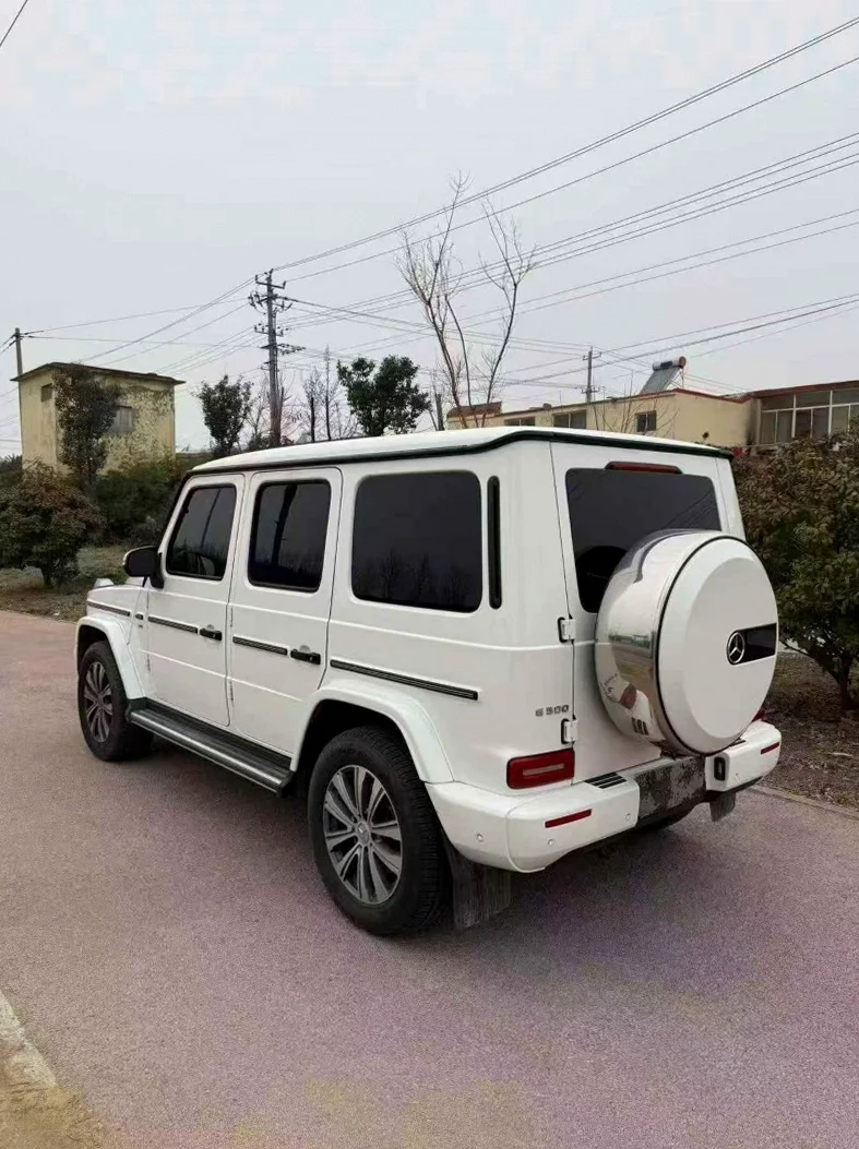 奔驰G 内饰后排